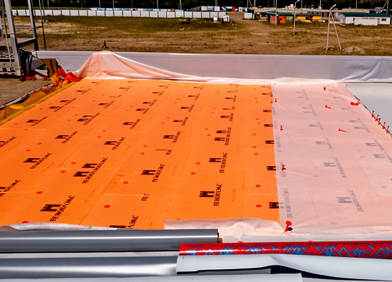 Огневые испытания кровельной системы Пеноплэкс